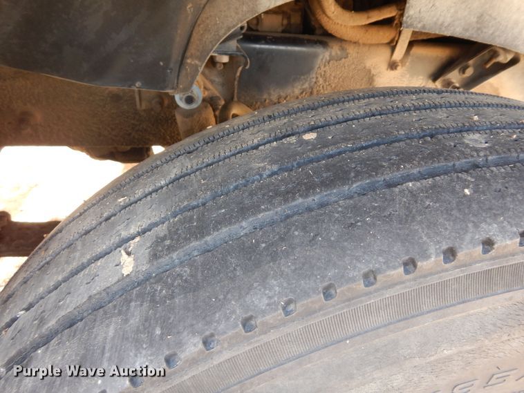 image for item DF8188 1997 Mack CH613  semi truck