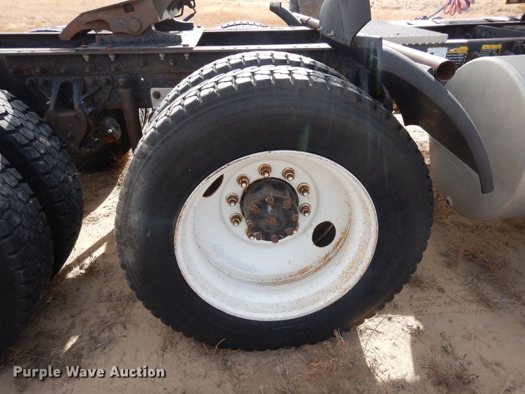 image for item DF8188 1997 Mack CH613  semi truck