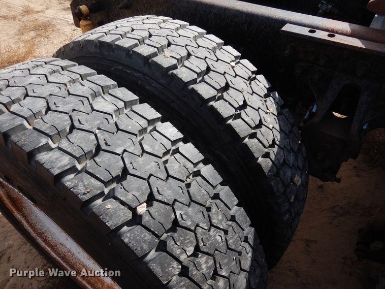 image for item DF8188 1997 Mack CH613  semi truck