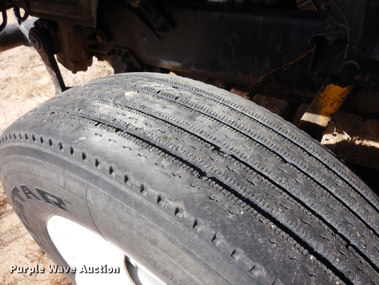 image for item DF8188 1997 Mack CH613  semi truck