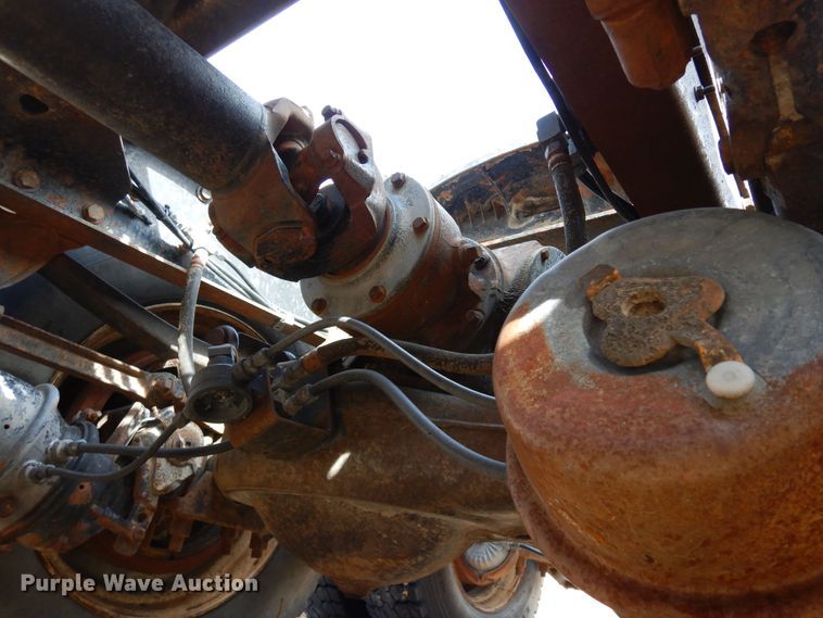 image for item DF8188 1997 Mack CH613  semi truck