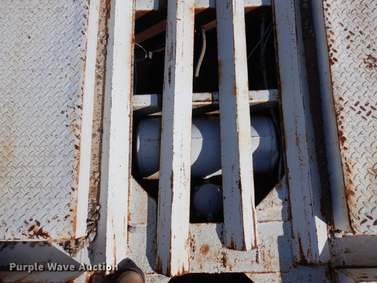 image for item DF8189 1981 Trail King 1551-4500  lowboy equipment trailer