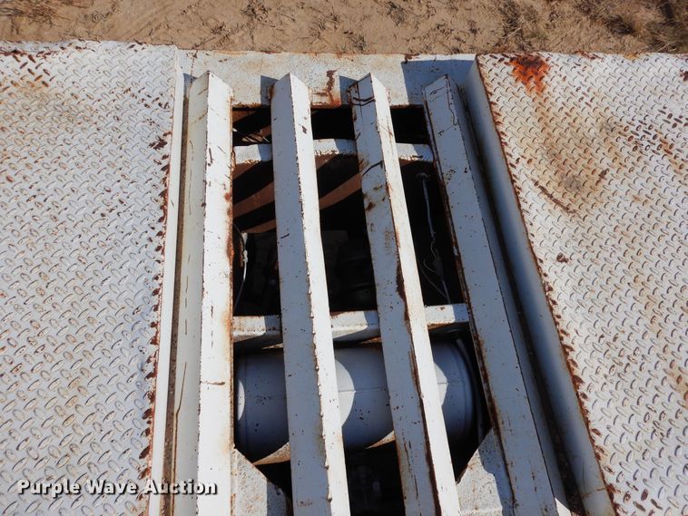 image for item DF8189 1981 Trail King 1551-4500  lowboy equipment trailer