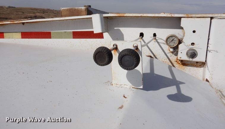 image for item DF8189 1981 Trail King 1551-4500  lowboy equipment trailer