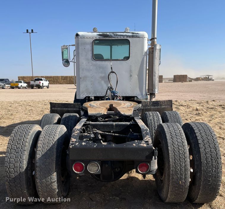 image for item DJ5118 1996 Peterbilt 357  semi truck