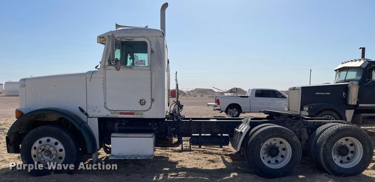 image for item DJ5118 1996 Peterbilt 357  semi truck