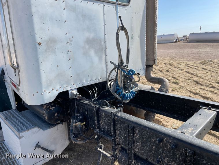 image for item DJ5118 1996 Peterbilt 357  semi truck