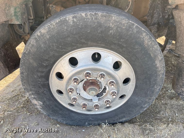 image for item DJ5118 1996 Peterbilt 357  semi truck