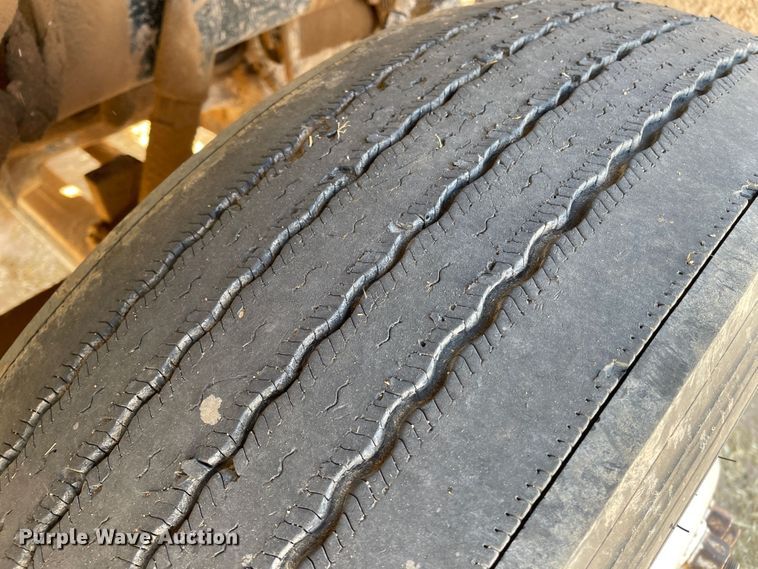 image for item DJ5118 1996 Peterbilt 357  semi truck