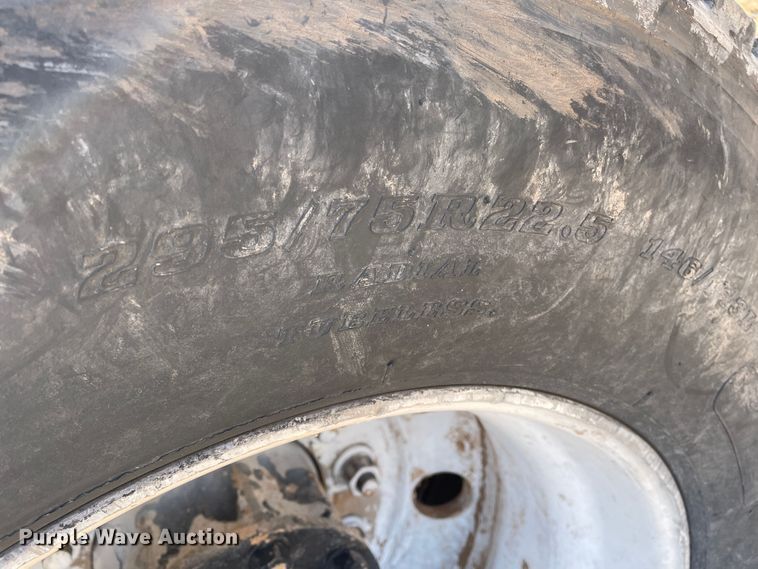 image for item DJ5118 1996 Peterbilt 357  semi truck