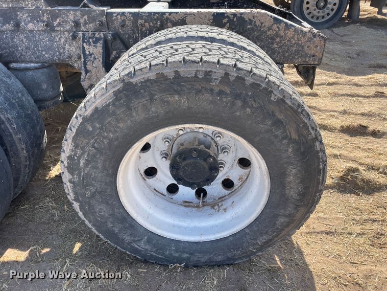 image for item DJ5118 1996 Peterbilt 357  semi truck