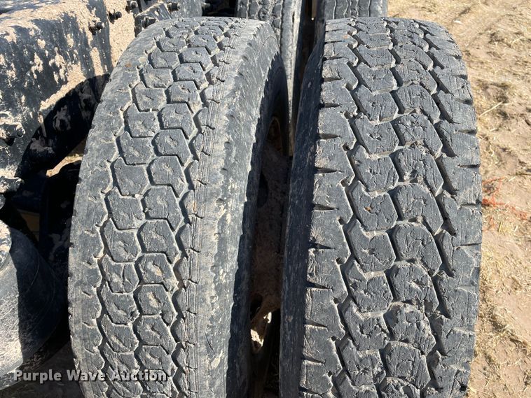 image for item DJ5118 1996 Peterbilt 357  semi truck