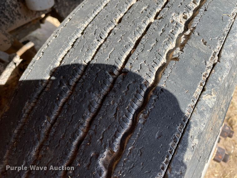 image for item DJ5118 1996 Peterbilt 357  semi truck