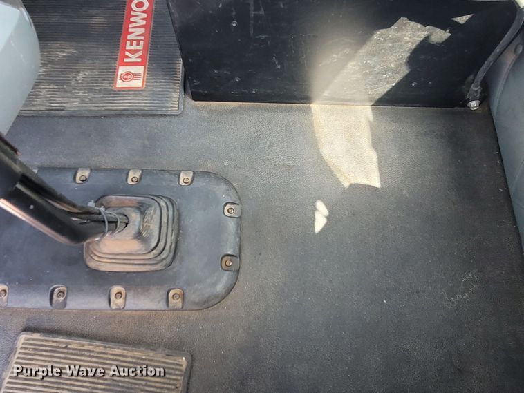 image for item DM4181 2015 Kenworth T880  semi truck