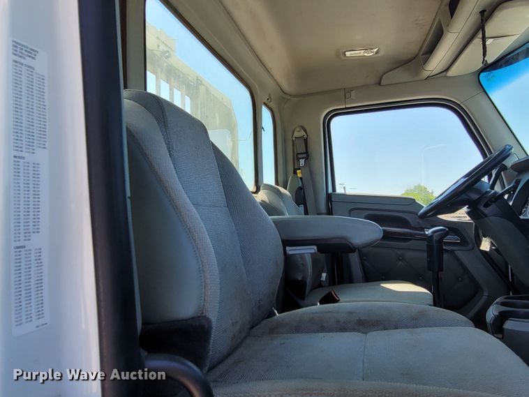 image for item DM4181 2015 Kenworth T880  semi truck