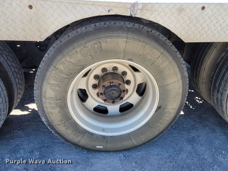 image for item DM4181 2015 Kenworth T880  semi truck