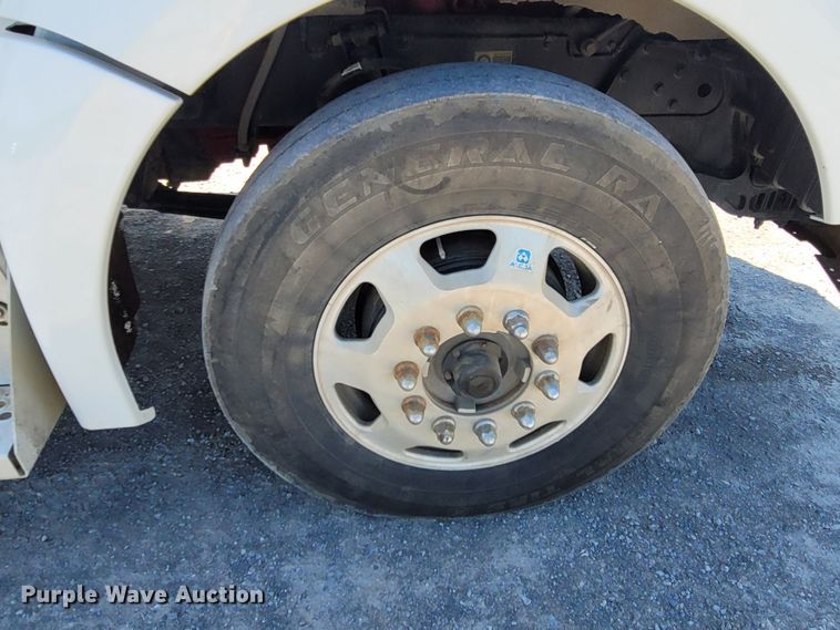 image for item DM4181 2015 Kenworth T880  semi truck