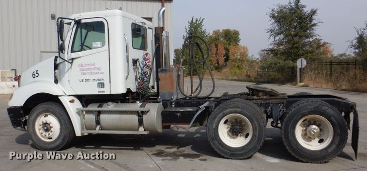 image for item DM8084 2005 Freightliner Columbia  semi truck