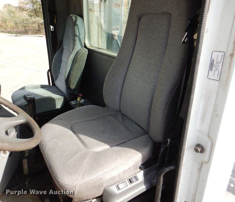 image for item DM8084 2005 Freightliner Columbia  semi truck