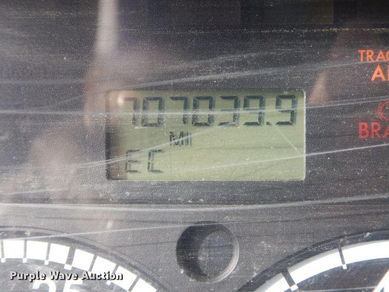 image for item DM8084 2005 Freightliner Columbia  semi truck