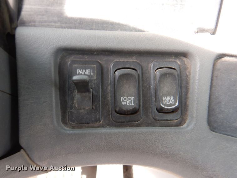 image for item DM8084 2005 Freightliner Columbia  semi truck