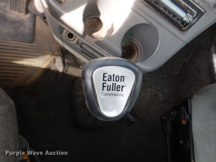 image for item DM8084 2005 Freightliner Columbia  semi truck