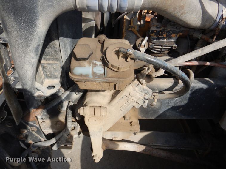 image for item DM8084 2005 Freightliner Columbia  semi truck