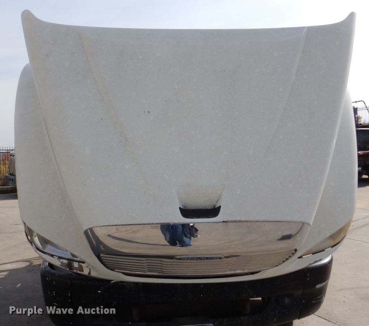 image for item DM8084 2005 Freightliner Columbia  semi truck