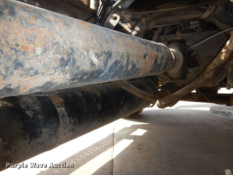 image for item DM8084 2005 Freightliner Columbia  semi truck