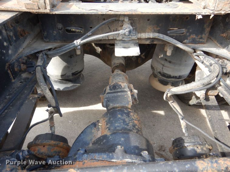 image for item DM8084 2005 Freightliner Columbia  semi truck