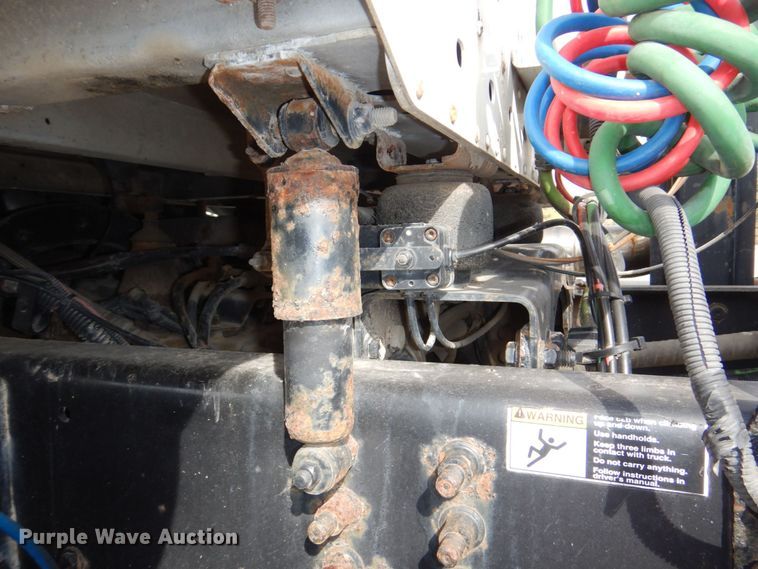 image for item DM8084 2005 Freightliner Columbia  semi truck