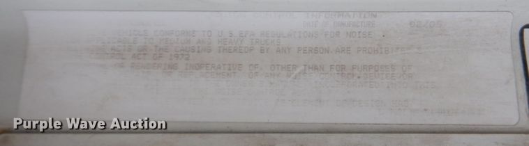 image for item DM8084 2005 Freightliner Columbia  semi truck