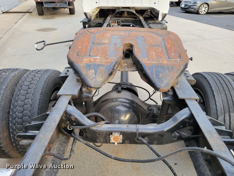 image for item DM8109 2004 Ford F650 Super Duty Pro Loader  truck cab and chassis