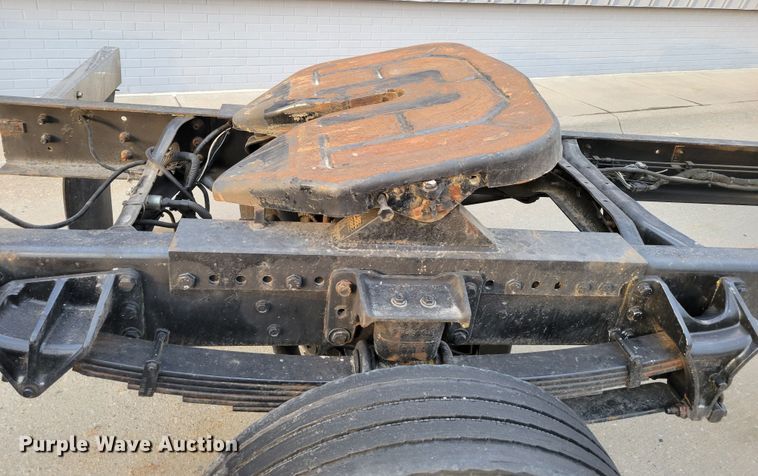 image for item DM8109 2004 Ford F650 Super Duty Pro Loader  truck cab and chassis