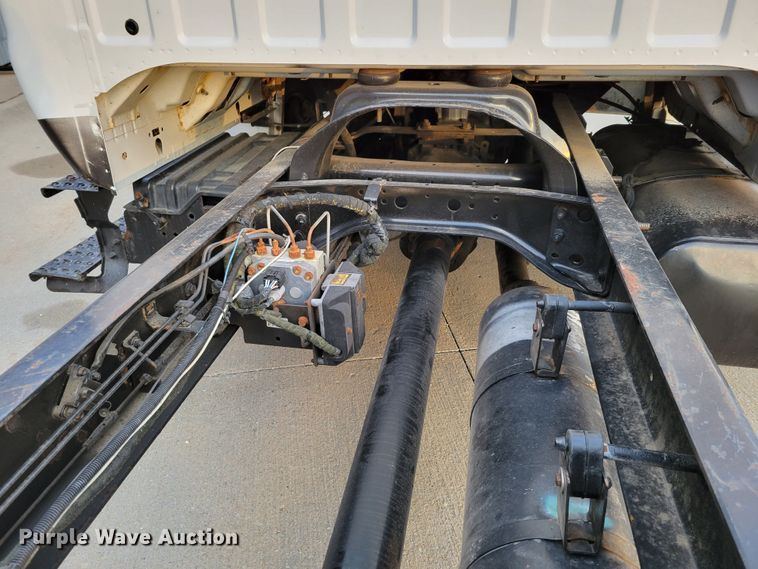 image for item DM8109 2004 Ford F650 Super Duty Pro Loader  truck cab and chassis