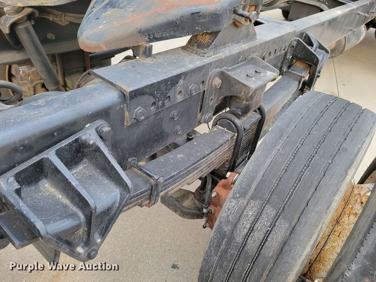 image for item DM8109 2004 Ford F650 Super Duty Pro Loader  truck cab and chassis