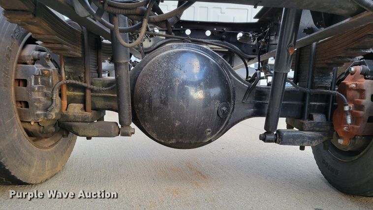 image for item DM8109 2004 Ford F650 Super Duty Pro Loader  truck cab and chassis