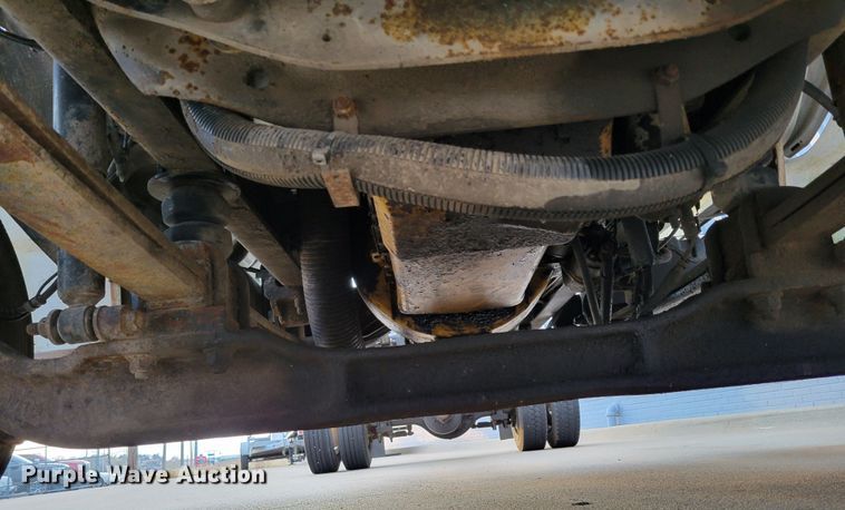 image for item DM8109 2004 Ford F650 Super Duty Pro Loader  truck cab and chassis