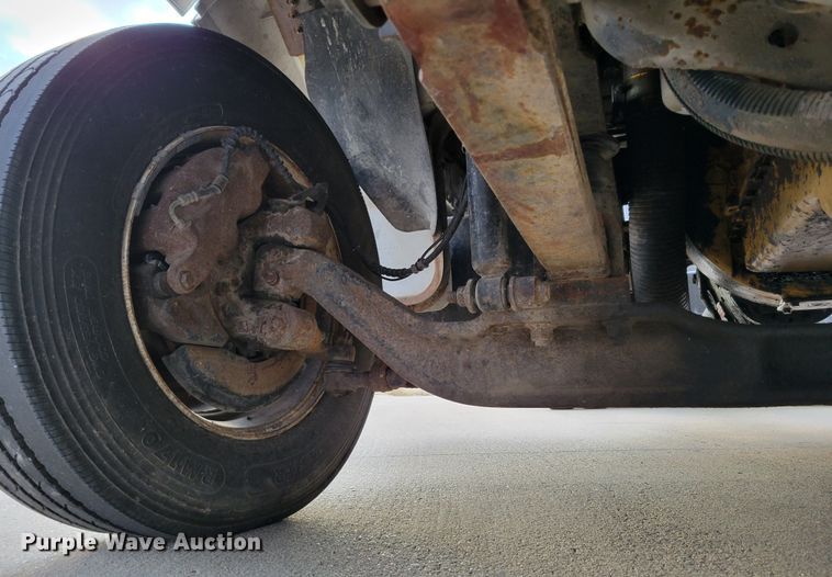 image for item DM8109 2004 Ford F650 Super Duty Pro Loader  truck cab and chassis