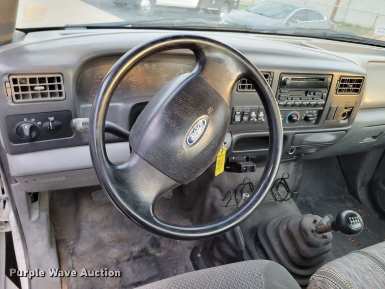 image for item DM8109 2004 Ford F650 Super Duty Pro Loader  truck cab and chassis