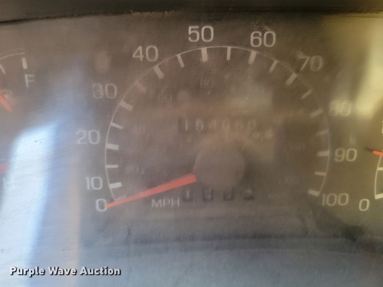 image for item DM8109 2004 Ford F650 Super Duty Pro Loader  truck cab and chassis