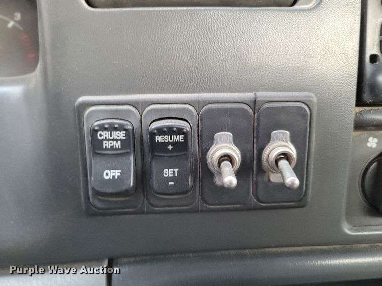 image for item DM8109 2004 Ford F650 Super Duty Pro Loader  truck cab and chassis