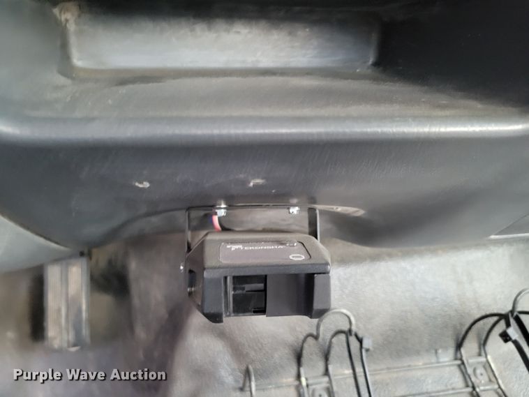 image for item DM8109 2004 Ford F650 Super Duty Pro Loader  truck cab and chassis