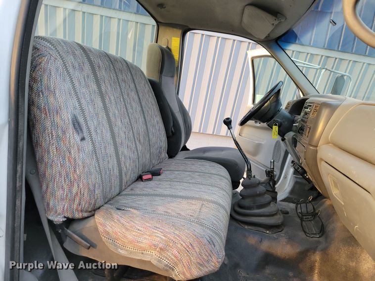 image for item DM8109 2004 Ford F650 Super Duty Pro Loader  truck cab and chassis