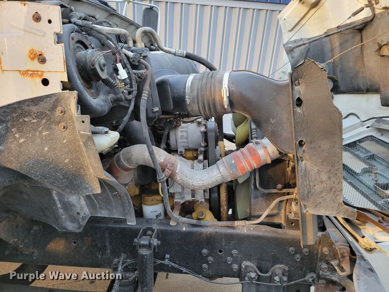 image for item DM8109 2004 Ford F650 Super Duty Pro Loader  truck cab and chassis