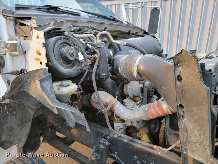 image for item DM8109 2004 Ford F650 Super Duty Pro Loader  truck cab and chassis