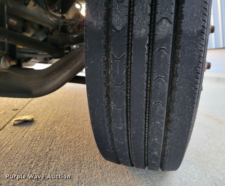 image for item DM8109 2004 Ford F650 Super Duty Pro Loader  truck cab and chassis