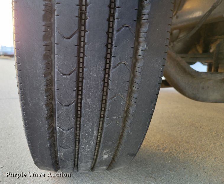 image for item DM8109 2004 Ford F650 Super Duty Pro Loader  truck cab and chassis