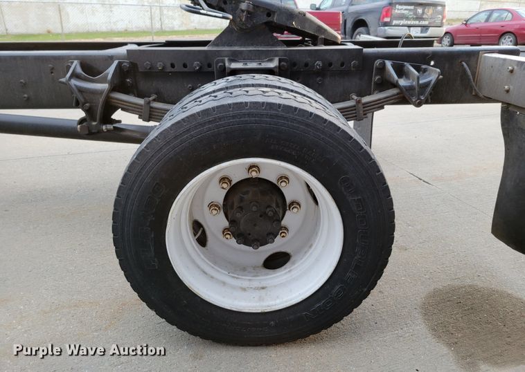 image for item DM8109 2004 Ford F650 Super Duty Pro Loader  truck cab and chassis