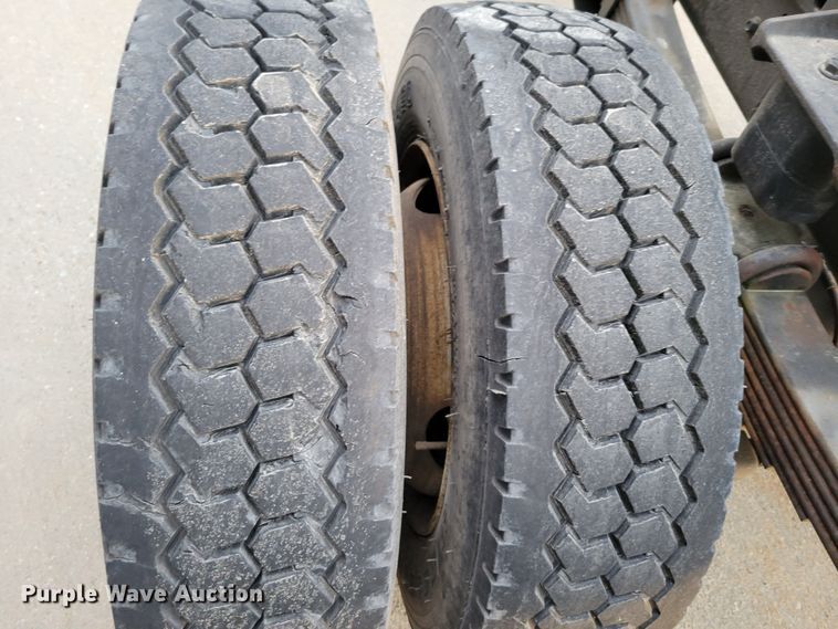 image for item DM8109 2004 Ford F650 Super Duty Pro Loader  truck cab and chassis